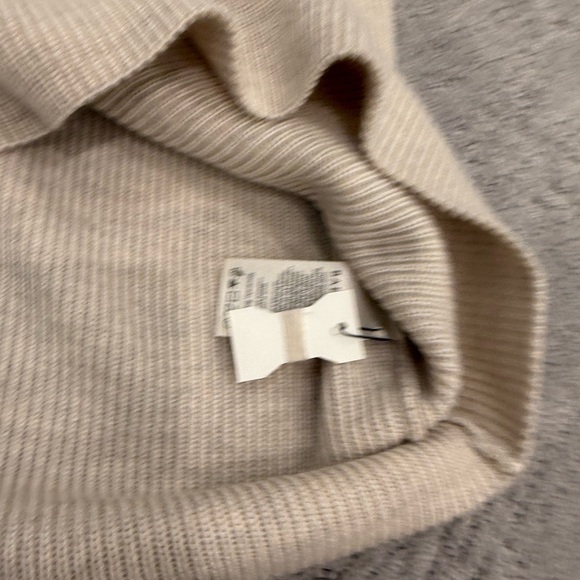 Aritzia Sweater Dress - Picture 4 of 6